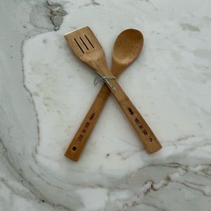 TILEBAR KISS THE COOK SERVERS NEW!